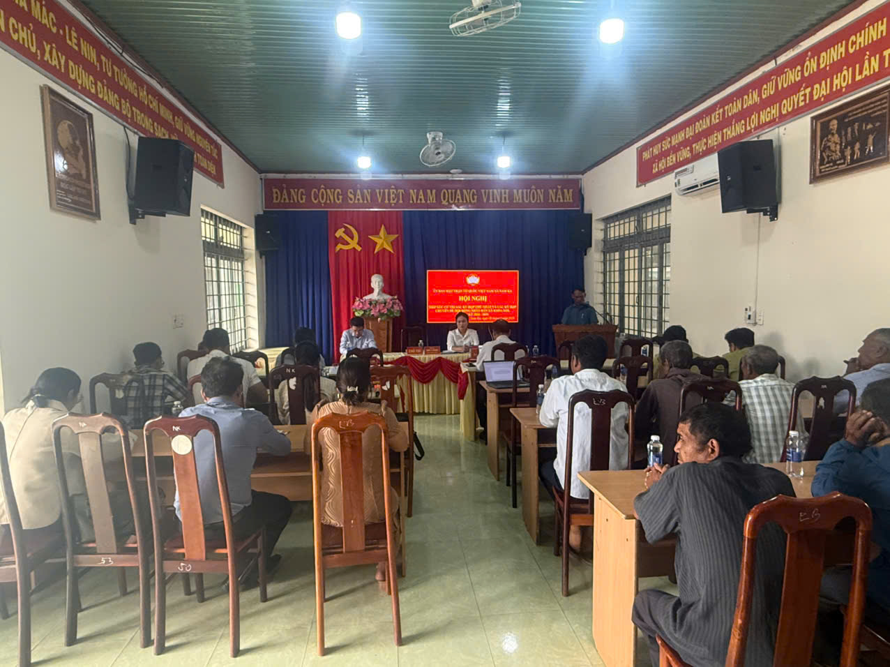 Xã Nam Ka Tổ Đại biểu HĐND số 1 và số 2 tiếp xúc cử tri